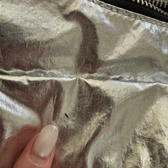 BAGGU Deadstock Silver Metallic Cargo Shoulder Bag - Picture 10 of 10